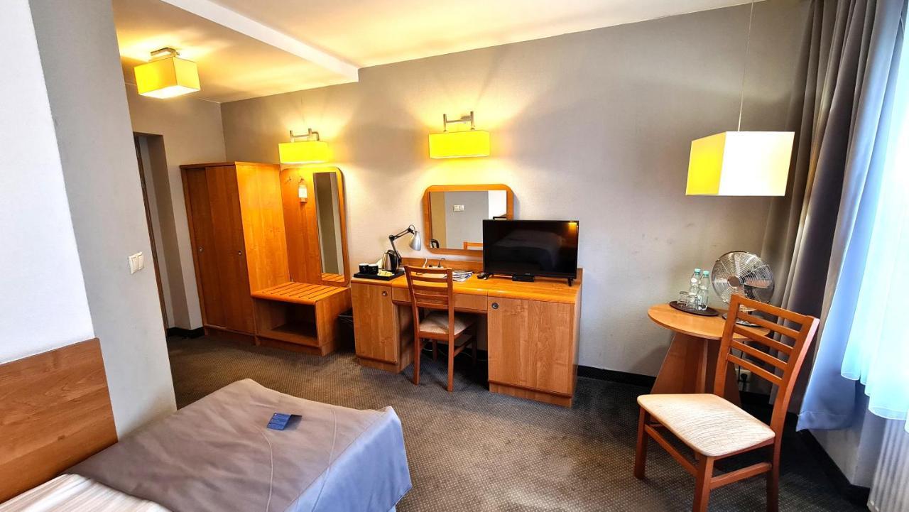 Hotel Malinowski Economy Gliwice Exterior photo